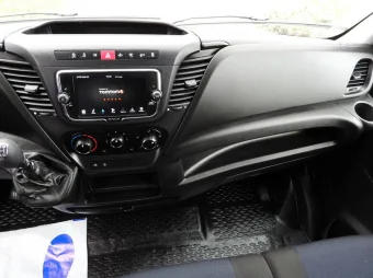 Iveco Daily kontener chłodnia 160KM 647527 - fotel kierowcy