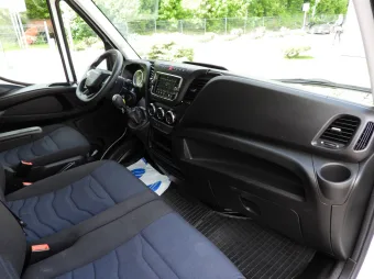 Iveco Daily kontener winda 8 palet 160KM 654837 - fotel kierowcy