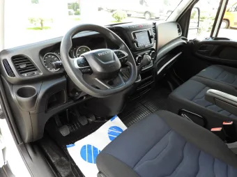 Iveco Daily kontener winda 8 palet 160KM 654837 - srodek