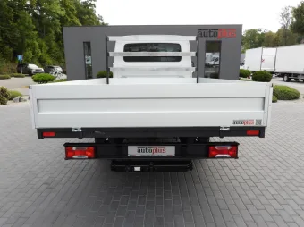 Iveco Daily doka skrzynia 170KM 098947 - bok tyl