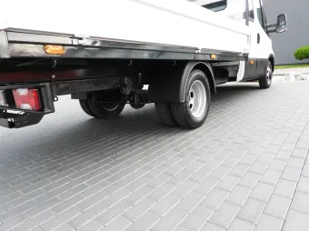 Iveco Daily doka skrzynia 170KM 098947 - bok zabudowy
