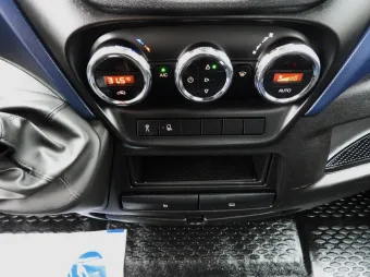 Iveco Daily wywrotka 180KM 653415 - konsola