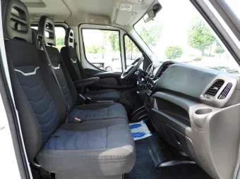 Iveco Daily doka skrzynia 120KM 390208 - fotele