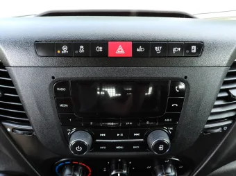 Iveco Daily doka skrzynia 120KM 390208 - navi