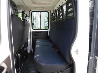 Iveco Daily doka skrzynia 120KM 390208 - wnetrze