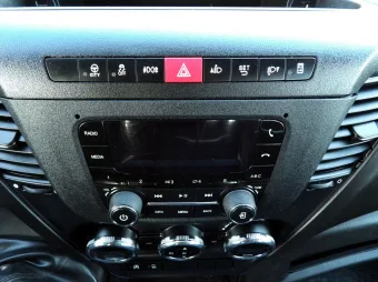 Iveco Daily doka skrzynia 140KM 351063 - radio