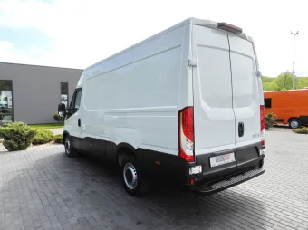 Iveco Daily furgon chłodnia 140KM 427384 - bok tyl