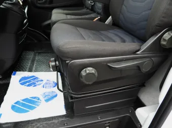 Iveco Daily furgon chłodnia 140KM 423247 - detal