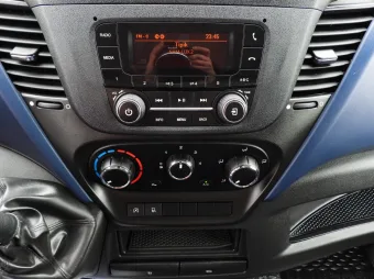 Iveco Daily furgon chłodnia 140KM 423247 - fotel pasazera
