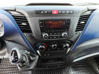Iveco Daily furgon chłodnia 140KM 427384 - fotel pasazera