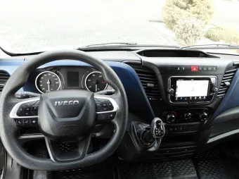 Iveco Daily furgon chłodnia 140KM 370846 - fotele