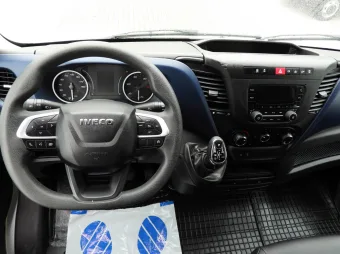 Iveco Daily furgon chłodnia 140KM 427384 - konsola