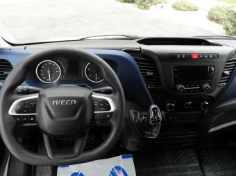 Iveco Daily furgon chłodnia 140KM 423247 - lewarek