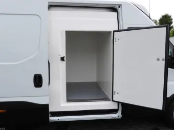 Iveco Daily furgon chłodnia 140KM 427384 - radio