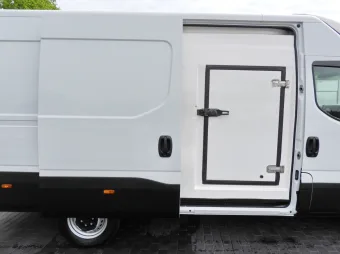 Iveco Daily furgon chłodnia 140KM 427384 - siedzenia