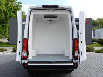 Iveco Daily furgon chłodnia 140KM 427384 - tyl zabudowy