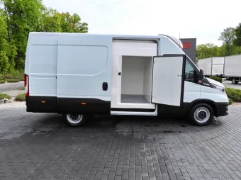 Iveco Daily furgon chłodnia 140KM 427384 - zaladunek