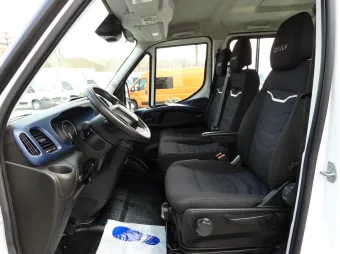 Iveco Daily doka skrzynia 160KM 434738 - siedzenia