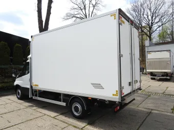 Iveco Daily kontener chłodnia 8 palet 160KM 557127 - bok tyl