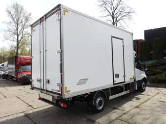 Iveco Daily kontener chłodnia 8 palet 160KM 557127 - bok zabudowy