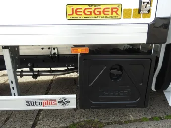 Iveco Daily kontener chłodnia 8 palet 160KM 557127 - radio