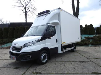 Iveco Daily kontener chłodnia 8 palet 160KM 557127 - siedzenia