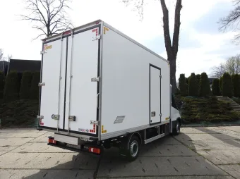 Iveco Daily kontener chłodnia 8 palet 160KM 557127 - tyl