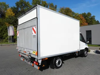 Iveco Daily kontener chłodnia 160KM 636155 - tyl zabudowy
