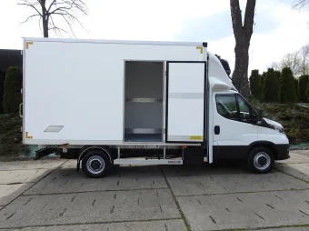Iveco Daily kontener chłodnia 8 palet 160KM 557127 - zaladunek