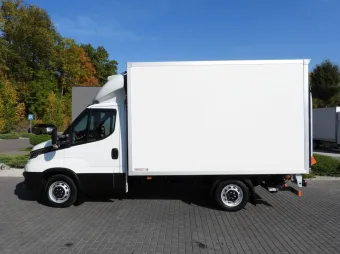 Iveco Daily kontener chłodnia 160KM 636155 - zaladunek