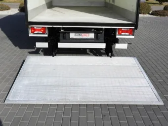 Iveco Daily kontener winda 8 palet 160KM 691147 - detal