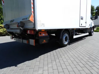 Iveco Daily kontener winda 8 palet 180KM 624571 - kierownica