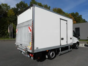 Iveco Daily kontener winda 8 palet 160KM 542892 - tyl