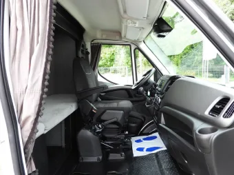 Iveco Daily skrzynia plandeka 10 palet 180KM 609285 - pasazer