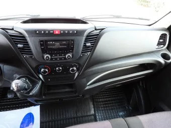 Iveco Daily skrzynia plandeka 10 palet 160KM 522893 - wnetrze