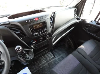 Iveco Daily skrzynia plandeka 10 palet 160KM 523600 - wnetrze