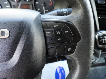 Iveco Daily skrzynia plandeka 10 palet 160KM 523600 - wnetrze