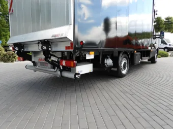 Iveco Daily kontener winda 8 palet 180KM 483394 - panel