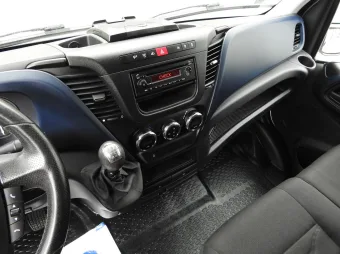 Iveco Daily skrzynia plandeka 8 palet 180KM 282410 - detal