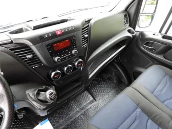 Iveco Daily skrzynia plandeka 10 palet 180KM 372228 - detal
