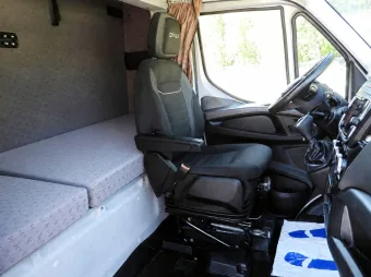 Iveco Daily skrzynia plandeka 8 palet 180KM 458369 - detal
