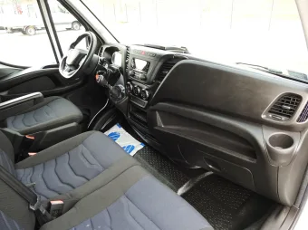 Iveco Daily skrzynia plandeka 10 palet 180KM 346660 - fotel kierowcy