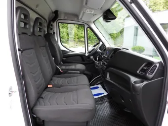 Iveco Daily skrzynia plandeka 8 palet 180KM 505903 - fotel kierowcy