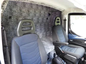 Iveco Daily skrzynia plandeka 8 palet 180KM 250675 - fotel pasazera
