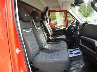 Iveco Daily skrzynia plandeka 10 palet 180KM 378090 - fotel pasazera