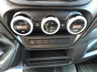Iveco Daily skrzynia plandeka 8 palet 180KM 494459 - fotel pasazera
