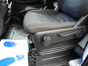 Iveco Daily skrzynia plandeka 8 palet 180KM 250675 - fotele