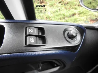 Iveco Daily skrzynia plandeka 8 palet 180KM 282410 - fotele