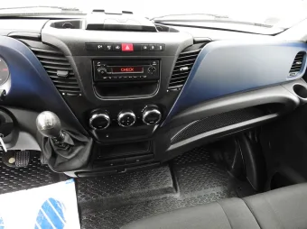 Iveco Daily skrzynia plandeka 8 palet 180KM 282410 - konsola