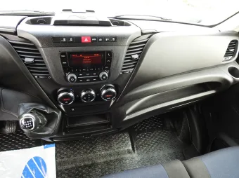 Iveco Daily skrzynia plandeka 10 palet 180KM 346660 - konsola